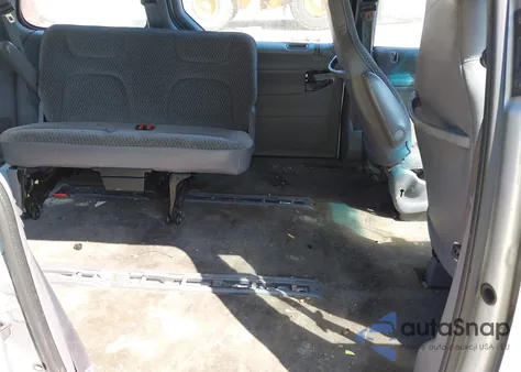 2000 Chrysler Voyager z USA, uszkodzony, nr VIN 2C4GJ2535YR893875